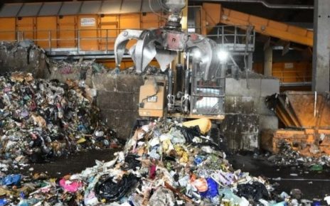 Campania, Lavoratori Sapna. Saiello (M5S): "Rischio emergenza rifiuti in provincia di Napoli” 3 lavsavi
