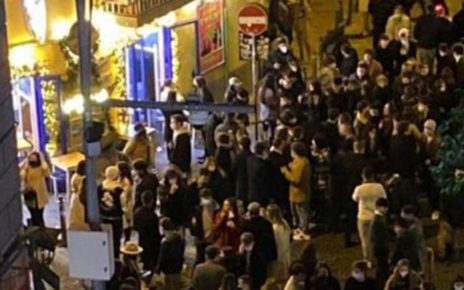 Napoli, movida violenta: forse dell'ordine in azione nei quartieri di Chiaia e Montecalvario 5 movidaiolenta