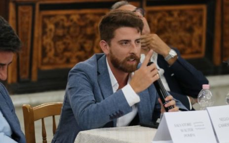 “Rompere in caso di emergenza”, il romanzo di esordio del giornalista ed editore partenopeo Nello Cassese 11 nellocassese