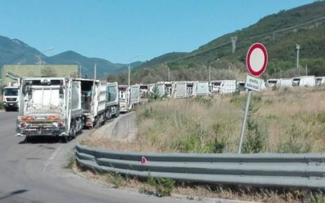 Stir Tufino e Giugliano, agitazione dipendenti SAPNA: ancora lunghe code di automezzi in fila per sversare 4 stir