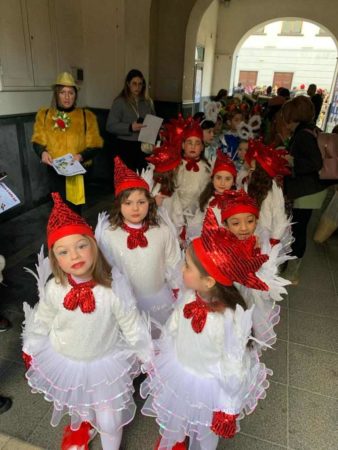 Palma Campania, gli Istituti “C. De Curtis” e “V. Russo” rinnovano la tradizione scolastica del Carnevale Palmese 2024 10 416545001 2428008864066600 1421678050878671818 n