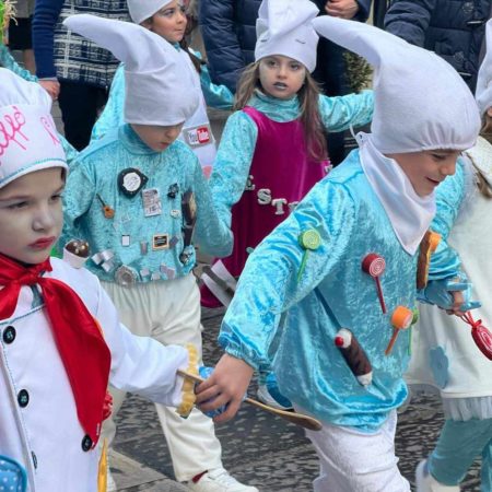 Palma Campania, gli Istituti “C. De Curtis” e “V. Russo” rinnovano la tradizione scolastica del Carnevale Palmese 2024 11 423062896 2120213011652337 8745994778914539061 n
