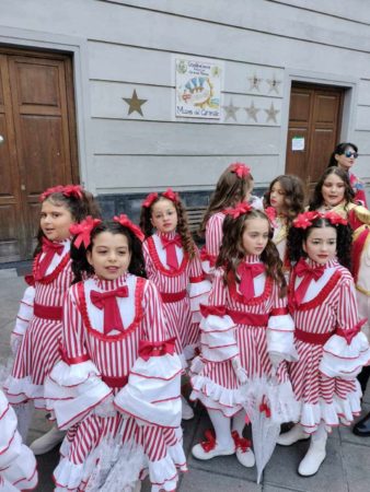 Palma Campania, gli Istituti “C. De Curtis” e “V. Russo” rinnovano la tradizione scolastica del Carnevale Palmese 2024 7 423105756 2077872079256617 55081123192208240 n