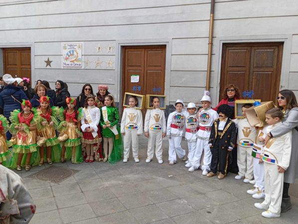 Palma Campania, gli Istituti “C. De Curtis” e “V. Russo” rinnovano la tradizione scolastica del Carnevale Palmese 2024 19 423147387 8212660058749988 5808872962232086436 n