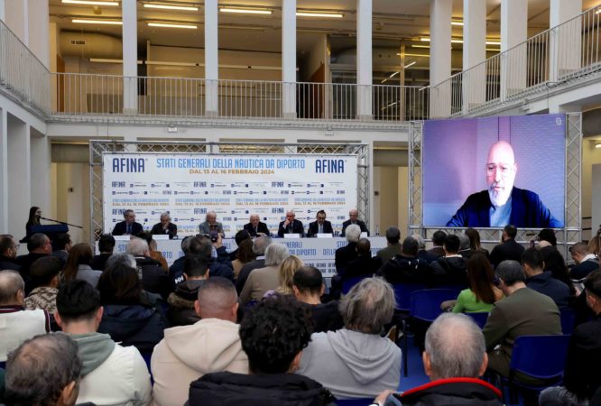 Napoli, De Luca: “100 milioni dei fondi di coesione e sviluppo andranno alla portualità e attracchi della nautica da diporto” 3 Bonaccini video intervento REN2149