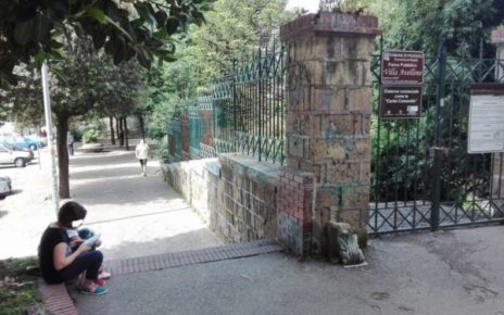 Pozzuoli, ancora barriere in Villa Avellino: inacettabile! 26 DeNKyopWAAAkDmG