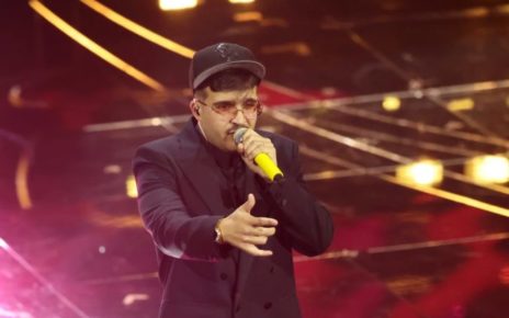 Sanremo 2024, Geolier dopo la vittoria della serata Cover: "I fischi in platea? E' stato difficile, però alla fine è un parere" 8 GettyImages 1998728598