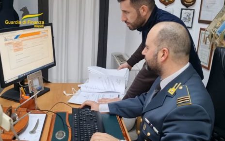 Napoli, truffa Reddito di Cittadinanza da 2,3 milioni di euro: sei arresti 3 Guardia di Finanza