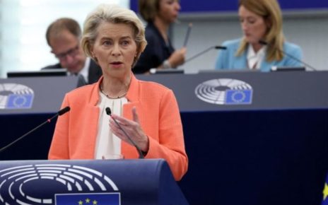 Strasburgo, Protesta trattori. Von der Leyen: "La commissione europea proporrà il ritiro della proposta su riduzione dei pesticidi" 5 Von der Leyen 1