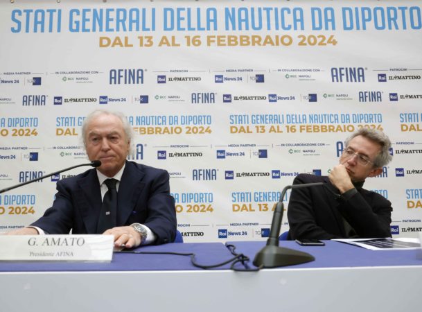 Nauticsud, alla 50° Edizione il sindaco Manfredi conferma l'impegno del Comune: "Napoli ha bisogno di posti barca" 2 da sx. Gennaro Amato Afina e Gaetano Manfredi sindaco Napoli Nauticsud 2