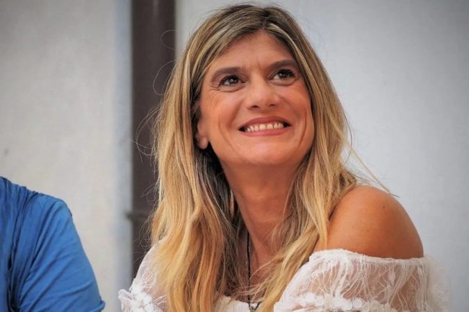 federica angeli giornalista repubblica sotto scorta chi e a mano disarmata film claudia gerini