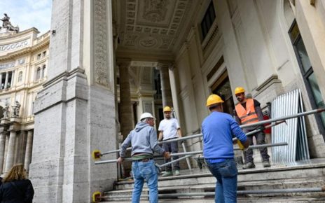 Napoli, apre il cantiere in Galleria Umberto I: al via i lavori di pavimentazione 7 065027860 78acf6ad 05fe 411c 8b23 13552719ac18