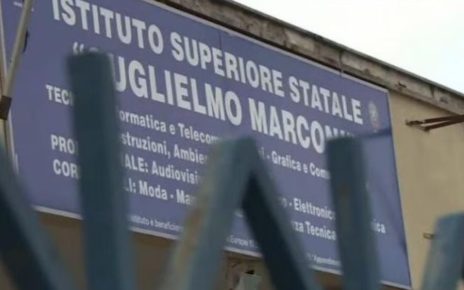 Giugliano, studentessa 15enne muore in classe 4 1673874647154 giuglianomod