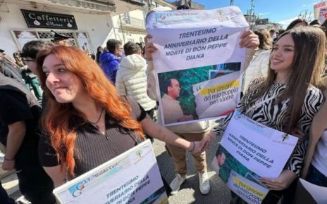 Casal di Principe, la lunga marcia degli studenti per il trentennale dell'uccisione di don Peppe Diana 10 1710845909538 rainewsbcfbebfbad