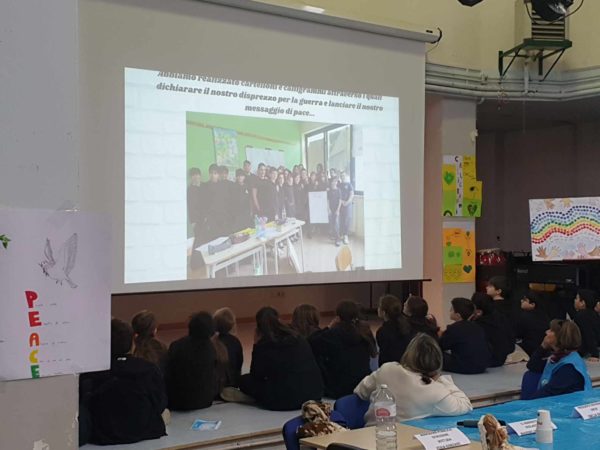 Sant’Anastasia, grandi consensi per il convegno “Educare alla Pace per ripudiare la Guerra”: l’Istituto Comprensivo “Leonardo Da Vinci” partecipa al progetto Unicef 9 433047241 355929520775843 3255339731584658942 n