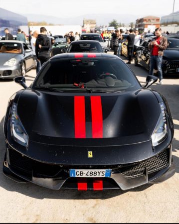 FERRARI 488 pista