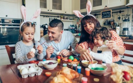 Pasqua, Consulenti Lavoro: "Una famiglia su tre indebitata per circa 700 euro" 4 Pasqua in famiglia