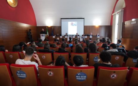 Aversa, Intelligenza Artificiale: il dialogo tra Chiesa e Università su prospettive per uno sviluppo umano e artificiale 4 Tavola rotonda IA 02