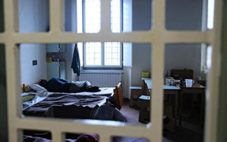 Napoli, il PD aderisce al presidio "Basta suicidi in carcere": appuntamento il 16 marzo all'esterno della Casa Circondariale di Poggioreale 4 carcere 1