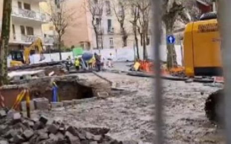 Napoli, emergenza voragini: al Vomero cede altro tratto di fognatura 5 fognra1