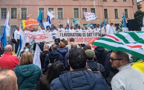 Campania, Villani (M5S): "Al fianco dei dipendenti della Prysmian FOS” 4 fox1