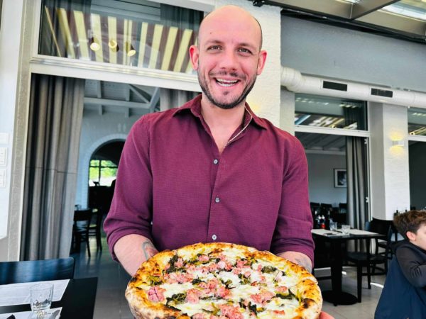 Da Napoli alla conquista della Svizzera: la pizza di Francesco Pone che crea felicità a Zurigo 2 433044893 1163532545010782 4760706772615340168 n