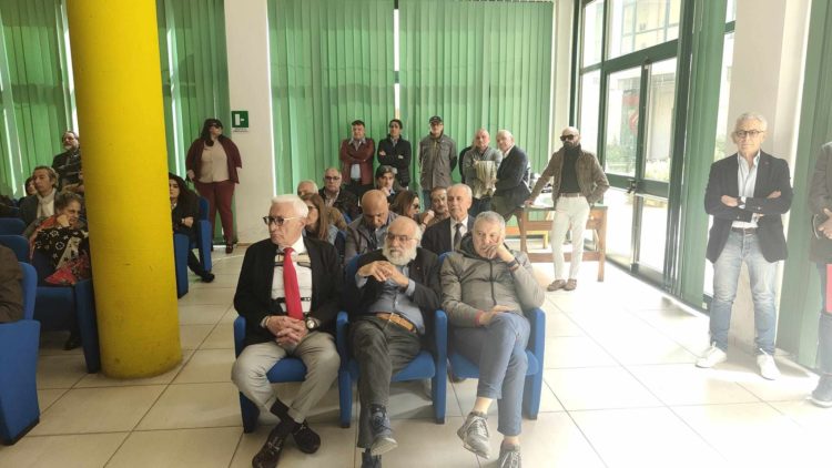 Pomigliano d'Arco, grandi numeri e grandi nomi per la presentazione del nuovo romanzo di Andrea America dal titolo: Da Sidney al Vesuvio 9 433090813 782129953508309 4293170240271457418 n