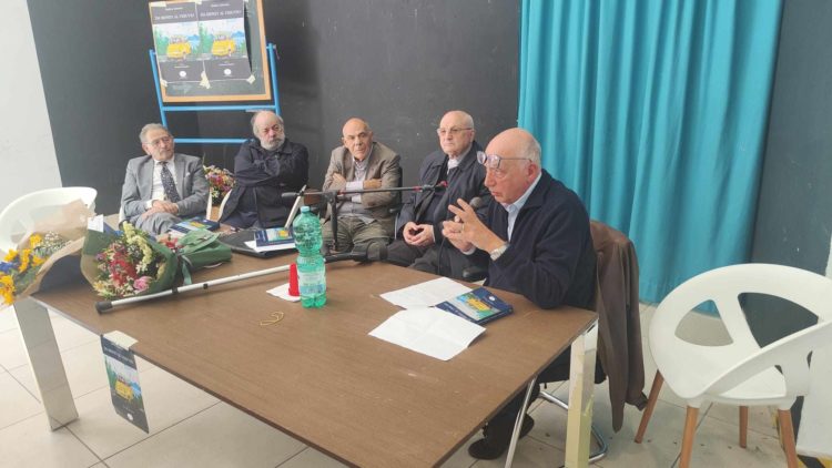 Pomigliano d'Arco, grandi numeri e grandi nomi per la presentazione del nuovo romanzo di Andrea America dal titolo: Da Sidney al Vesuvio 7 434891785 436202208800504 8158642272067431597 n