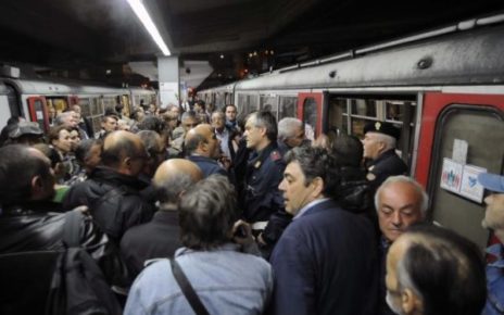Campania, EAV. Week end Pasquale: 200mila passeggere in 3 giorni sulle linee vesuviane 3 641ad27b4eba4