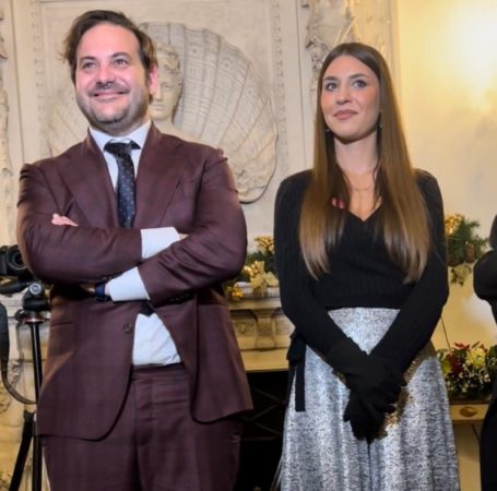 A sx il Fondatore di In Mani Sicure odv Arturo Amoroso con a Dx Ylenia Manna Presidente di In Mani Sicure odv ok