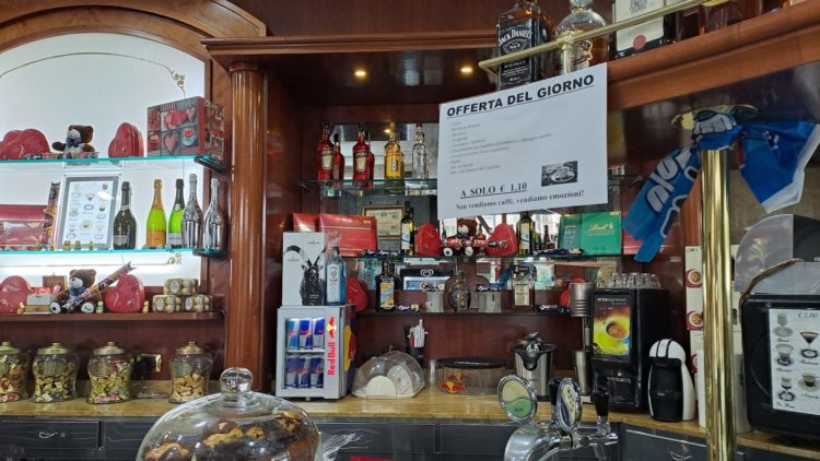 Bar De Bono di Via Giulio Cesare