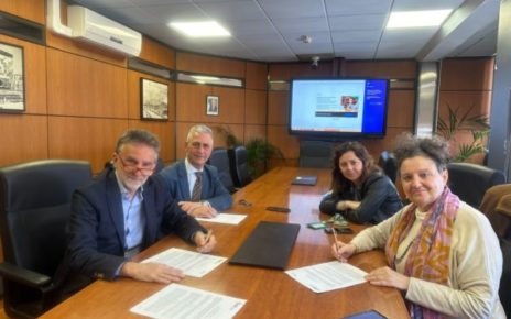 Campania, firmata convenzione tra EAV e Dipartimento Architettura "Luigi Vanvitelli" 4 Firma convenzioneEav Universita Vanvitelli
