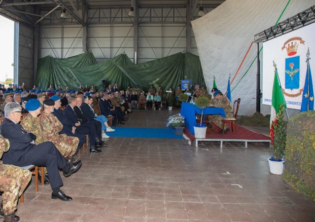Cambio al vertice dell’Aviazione dell’Esercito, il Generale di Divisione Andrea Di Stasio cede il Comando al Generale di Divisione Salvatore Annigliato 6 Foto 6. Le Autorita e partecipanti intervenuti