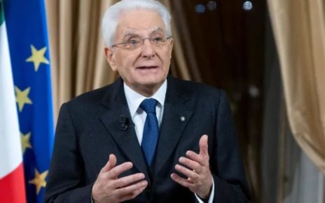 Polizia, anniversario del 172esimo dalla fondazione. Mattarella: "Fiducia, apprezzamento e riconoscenza agli agenti. Ferma condanna per gli aggrediti" 4 Sergio Mattarella