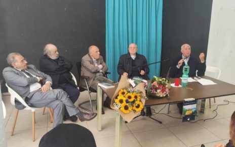 Pomigliano d'Arco, grandi numeri e grandi nomi per la presentazione del nuovo romanzo di Andrea America dal titolo: Da Sidney al Vesuvio 6 america1