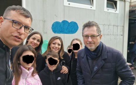 Napoli, danneggiata auto di don Luigi Merola. Borrelli (AVS): “Gesto vigliacco, solidarietà a don Luigi. Responsabili siano subito individuati” 3 don merola