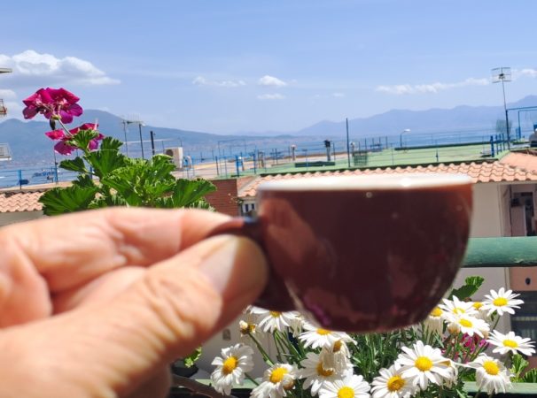 il Vesuvio e il caffe