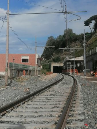 Campania, EAV. Terminati il lavori: da domenica riprende la circolazione della linea Cumana sull’intera tratta 4 nuova stazione Villa maria