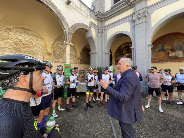 Somma Vesuviana, 80 anni dagli eventi: gruppo di 50 cicloamatori ha ripercorso l’itinerario che Fausto Coppi faceva ogni giorno da Caserta a Somma 9 102