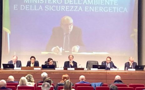 Milano, sostenibilità. Commercialisti: "Aumentare deducibilità dei costi delle imprese in strategie sostenibili" 4 24.05.06 CONVEGNO ODCEC MILANO MINISTRO PICHETTO FRATIN