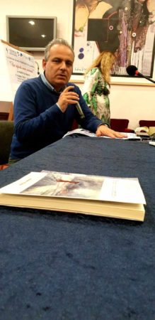 Nola, esplorando le profondità dell’animo umano: presentato al Museo Storico Archeologico “Un infinito mare carminio”, il libro della scrittrice Adelina Mauro 4 440911950 353166204020027 1990165662567592739 n