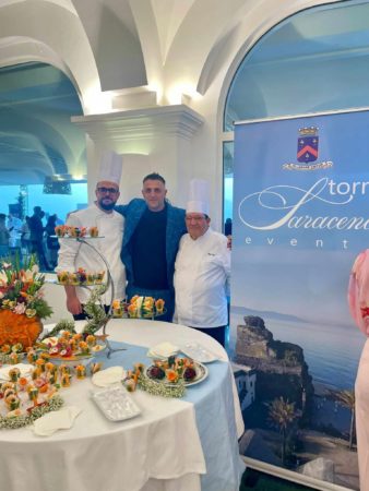 Lettere, “L’Arcimboldo d’Oro International Festival 2024” assegna 2 Pennelli e la Statuina d’Oro al talentuoso pizzaiolo savianese Ciro Sasso 6 445386568 776953954575660 8291221479092595481 n