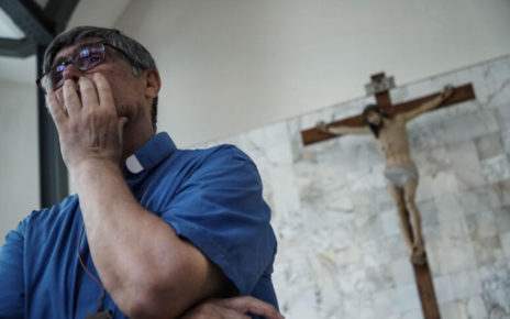 Caivano, Don Patriciello: "Pronto ad abbracciare De Luca, ma le sue parole sono del tutto fuori luogo" 4 476f078aa99e98ae7f2f0dcbdcf676b9