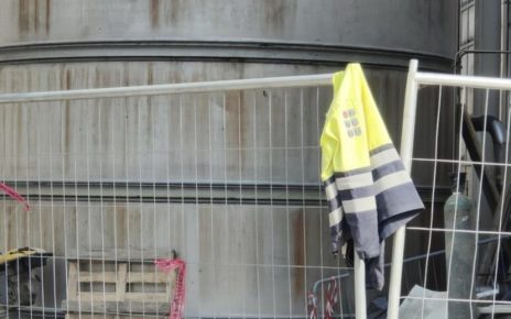 Non si arresta la lunga scia di sangue sul lavoro: cade da un tetto di un capannone, 54enne muore nel Casertano 3 5a3a80895cfb229346bbbb48d4552742