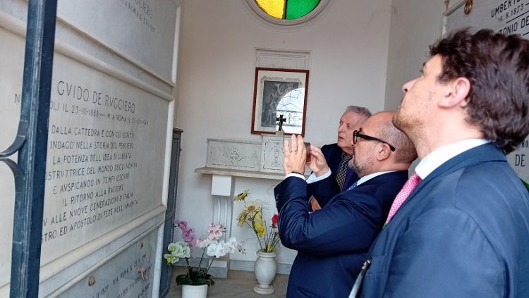 8. Ministro Cultura Gennaro Sangiuliano Omaggio a Guido De Ruggiero e Renzo De Felice Cimitero di Brusciano 25.5.2024