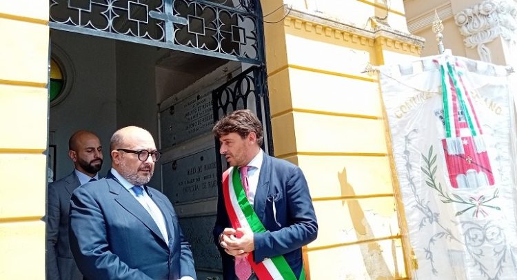 9. Ministro Cultura Gennaro Sangiuliano e Sindaco Giacomo Romano Omaggio a Guido De Ruggiero e Renzo De Felice Cimitero di Brusciano 25.5.2024