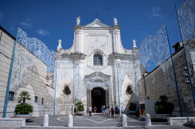 Basilica di Maria SS. Assunta e il Complesso Aragonese
