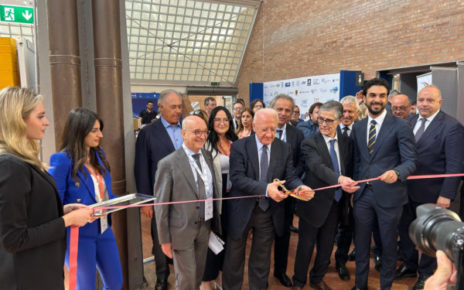 Napoli, Innovazione. De Luca: “Continueremo a sostenere imprese e start up” 4 Da sinistra Carrino De Luca Marchiello e DAria