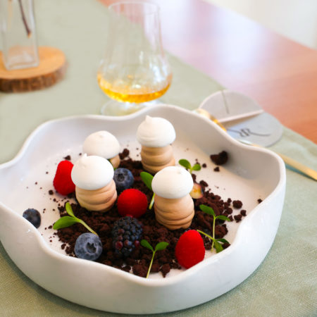 Al Ravida i colori e i sapori della primavera nelle creazioni dello chef Auricchio 8 Dessert mousse di nocciola 1