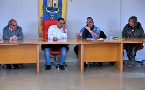 Contursi Terme, il Pittore Mangone nominato socio onorario dell'associazione HD HELP DOG per il suo impegno artistico nella tutela degli animali 6 Mangone 1 1